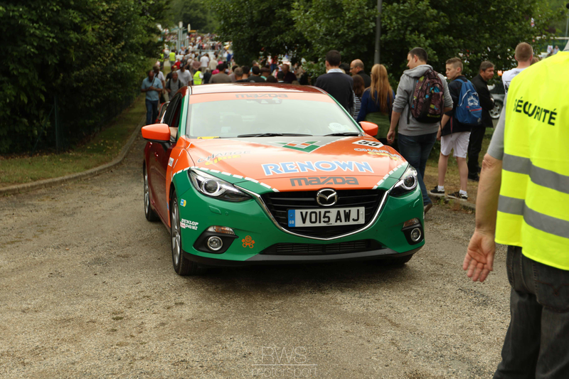 Illustration for article titled Classic British Welcome Photos (Le Mans Carshow)